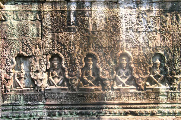 Tänzerinnen in Angkor Wat, Tempel